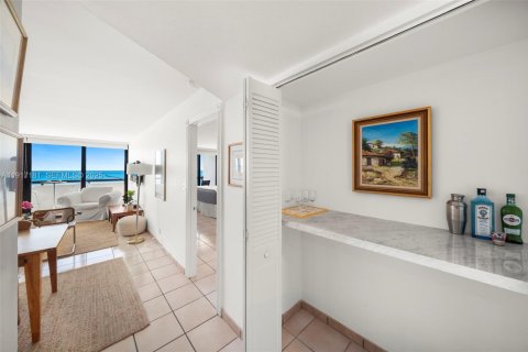 Купить кондоминиум в Майами-Бич, Флорида 1 спальня, 79.99м2, № 1985870 - фото 19