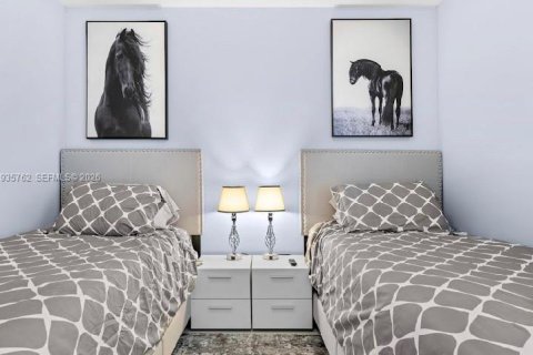 House in Wellington, Florida 4 bedrooms, 159.05 sq.m. № 2000351 - photo 25