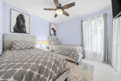 House in Wellington, Florida 4 bedrooms, 159.05 sq.m. № 2000351 - photo 24