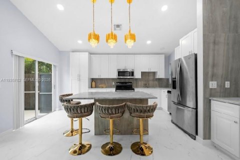 House in Wellington, Florida 4 bedrooms, 159.05 sq.m. № 2000351 - photo 9