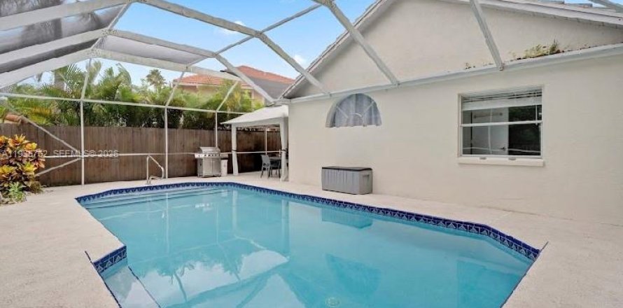 House in Wellington, Florida 4 bedrooms, 159.05 sq.m. № 2000351