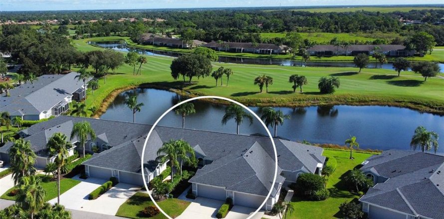 House in Sarasota, Florida 2 bedrooms, 146.04 sq.m. № 2409029