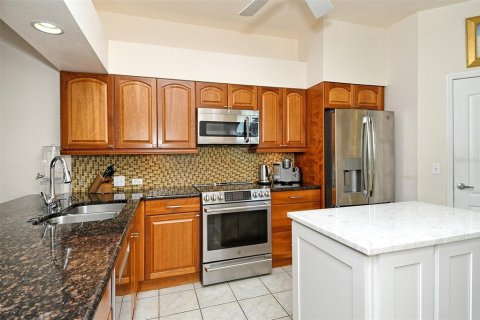 House in Sarasota, Florida 2 bedrooms, 146.04 sq.m. № 2409029 - photo 20