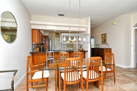 House in Sarasota, Florida 2 bedrooms, 146.04 sq.m. № 2409029 - photo 17