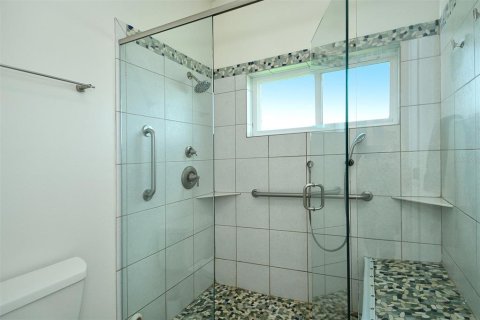 House in Sarasota, Florida 2 bedrooms, 146.04 sq.m. № 2409029 - photo 28