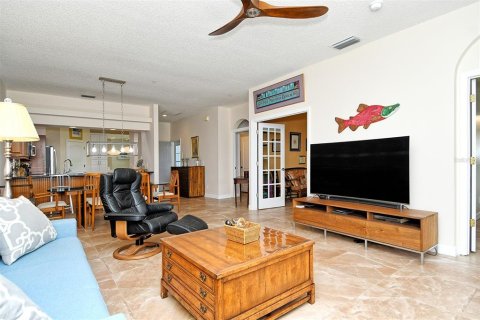 House in Sarasota, Florida 2 bedrooms, 146.04 sq.m. № 2409029 - photo 15