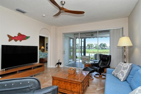 House in Sarasota, Florida 2 bedrooms, 146.04 sq.m. № 2409029 - photo 11
