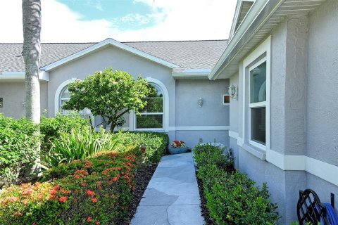 House in Sarasota, Florida 2 bedrooms, 146.04 sq.m. № 2409029 - photo 4