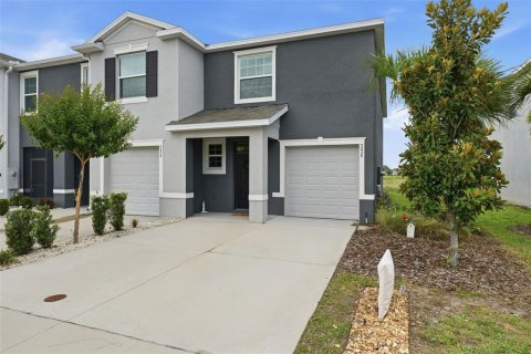 Townhouse in Wildwood, Florida 3 bedrooms, 168.34 sq.m. № 2371011