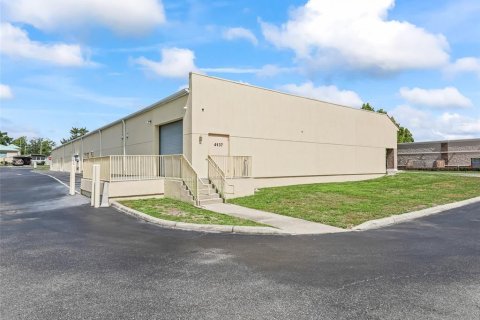 Propiedad comercial en venta en Oxford, Florida, 1337.79 m2 № 1740974 - foto 21