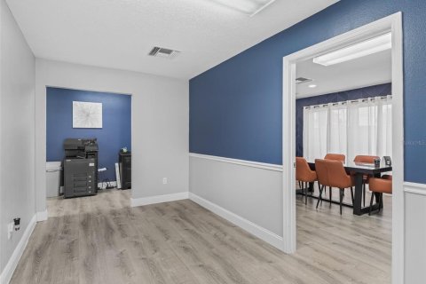 Propiedad comercial en venta en Oxford, Florida, 1337.79 m2 № 1740974 - foto 28