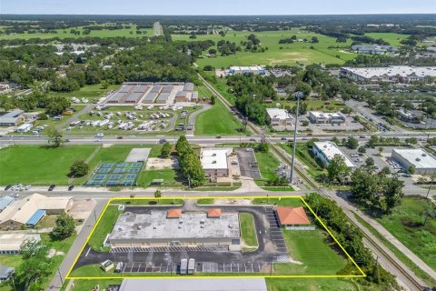 Propiedad comercial en venta en Oxford, Florida, 1337.79 m2 № 1740974 - foto 11