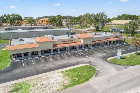 Propiedad comercial en venta en Oxford, Florida, 1337.79 m2 № 1740974 - foto 7