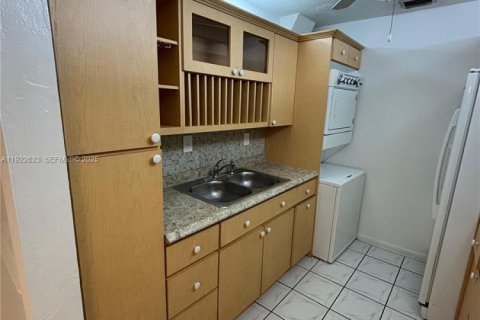 Appartement à louer à Miami Lakes, Floride: 2 chambres, 85.28 m2 № 1976693 - photo 3