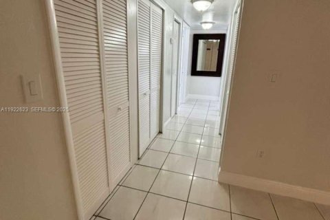 Appartement à louer à Miami Lakes, Floride: 2 chambres, 85.28 m2 № 1976693 - photo 10