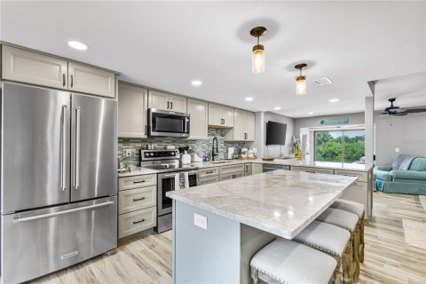 Condominio en venta en Indian Rocks Beach, Florida, 2 dormitorios, 112.23 m2 № 1908309 - foto 3