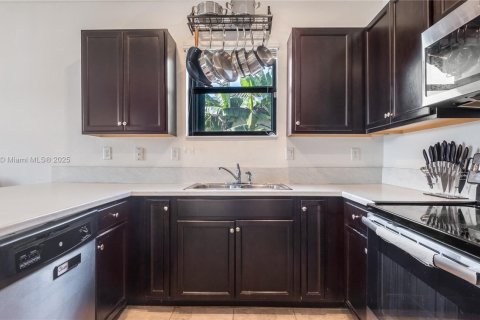 Casa en venta en Homestead, Florida, 4 dormitorios, 189.99 m2 № 1968810 - foto 25