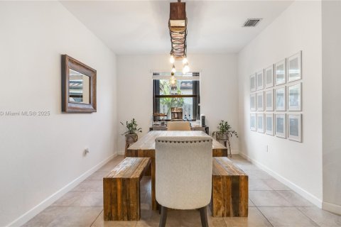 Casa en venta en Homestead, Florida, 4 dormitorios, 189.99 m2 № 1968810 - foto 15