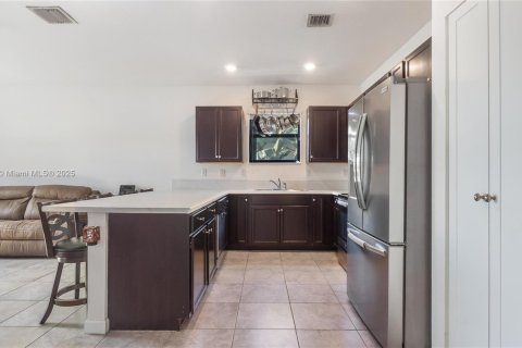 Casa en venta en Homestead, Florida, 4 dormitorios, 189.99 m2 № 1968810 - foto 20