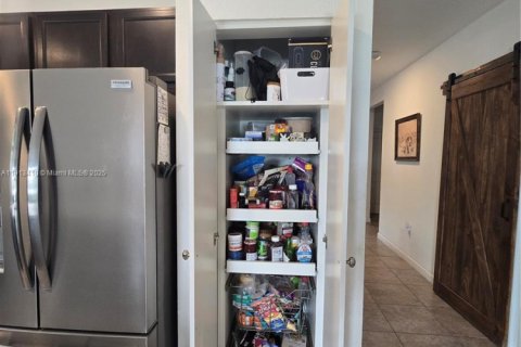 Casa en venta en Homestead, Florida, 4 dormitorios, 189.99 m2 № 1968810 - foto 22