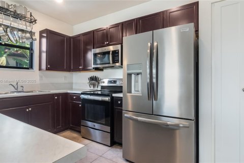 Casa en venta en Homestead, Florida, 4 dormitorios, 189.99 m2 № 1968810 - foto 24