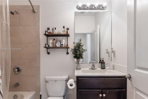 Casa en venta en Homestead, Florida, 4 dormitorios, 189.99 m2 № 1968810 - foto 28