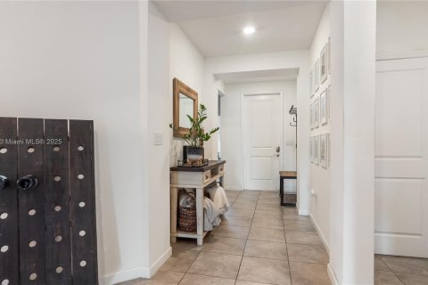 Casa en venta en Homestead, Florida, 4 dormitorios, 189.99 m2 № 1968810 - foto 13