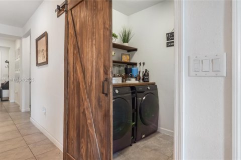 Casa en venta en Homestead, Florida, 4 dormitorios, 189.99 m2 № 1968810 - foto 26