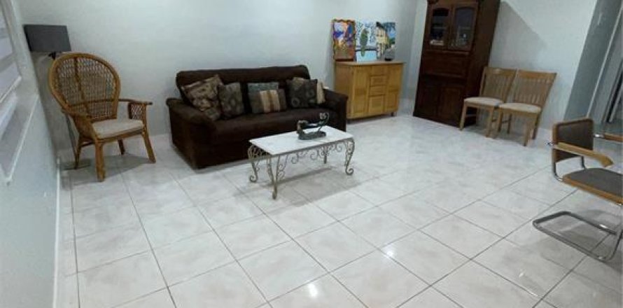 Condo in Hallandale Beach, Florida, 2 bedrooms  № 1173197