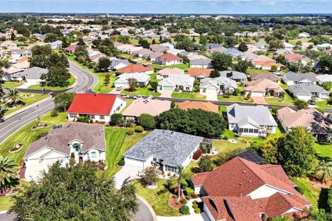 House in The Villages, Florida 3 bedrooms, 177.91 sq.m. № 2395841 - photo 25