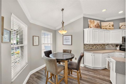 House in The Villages, Florida 3 bedrooms, 177.91 sq.m. № 2395841 - photo 9