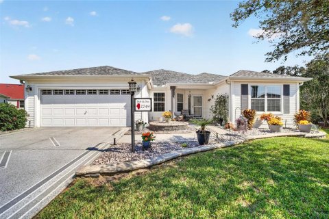 House in The Villages, Florida 3 bedrooms, 177.91 sq.m. № 2395841