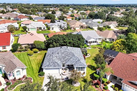 House in The Villages, Florida 3 bedrooms, 177.91 sq.m. № 2395841 - photo 24