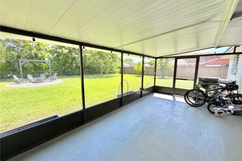 Villa ou maison à vendre à Homestead, Floride: 3 chambres, 158.68 m2 № 2075367 - photo 13