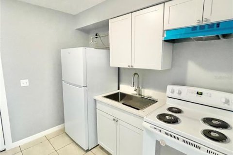 Duplex in Wildwood, Florida 4 bedrooms, 124.86 sq.m. № 1592996 - photo 22