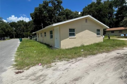 Duplex in Wildwood, Florida 4 bedrooms, 124.86 sq.m. № 1592996 - photo 1