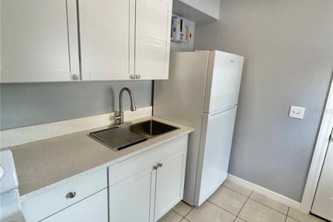 Duplex in Wildwood, Florida 4 bedrooms, 124.86 sq.m. № 1592996 - photo 8