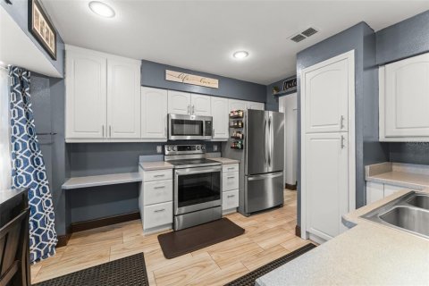Casa en venta en Deltona, Florida, 4 dormitorios, 154.78 m2 № 2237394 - foto 12