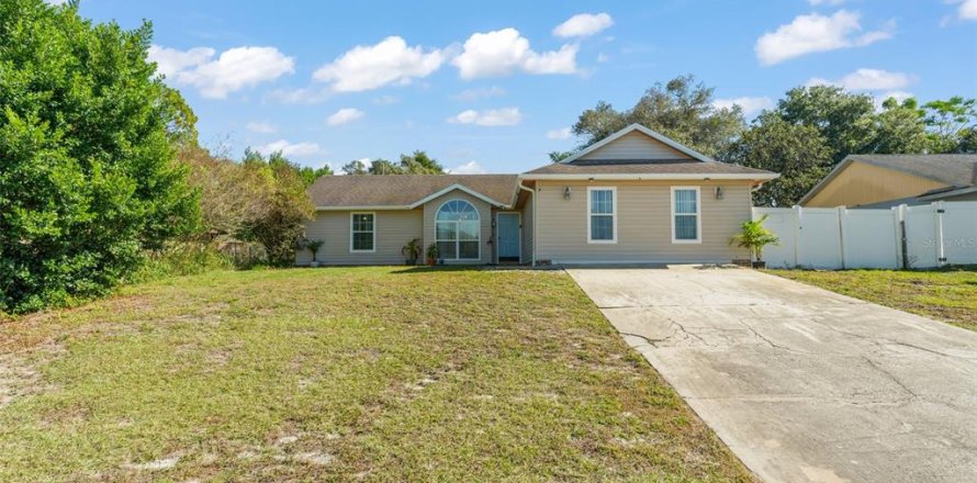 Casa en Deltona, Florida 4 dormitorios, 154.78 m2 № 2237394