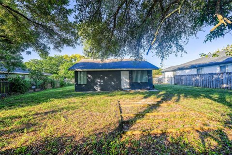 House in Fort Lauderdale, Florida 3 bedrooms, 103.86 sq.m. № 2034406 - photo 13