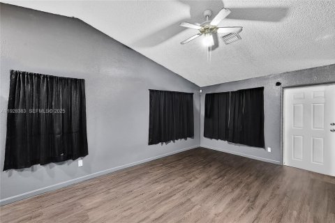 House in Fort Lauderdale, Florida 3 bedrooms, 103.86 sq.m. № 2034406 - photo 5