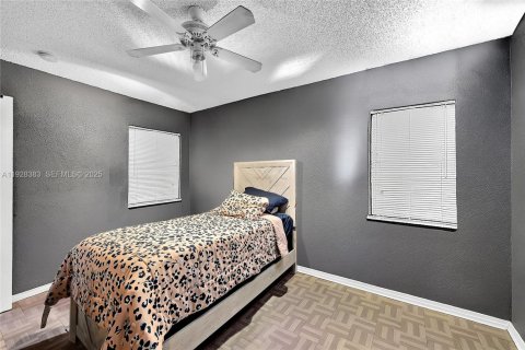 House in Fort Lauderdale, Florida 3 bedrooms, 103.86 sq.m. № 2034406 - photo 7