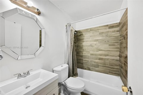 House in Fort Lauderdale, Florida 3 bedrooms, 103.86 sq.m. № 2034406 - photo 11