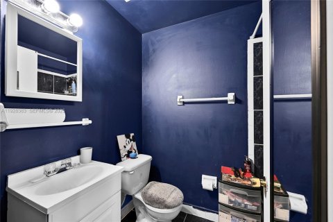 House in Fort Lauderdale, Florida 3 bedrooms, 103.86 sq.m. № 2034406 - photo 9