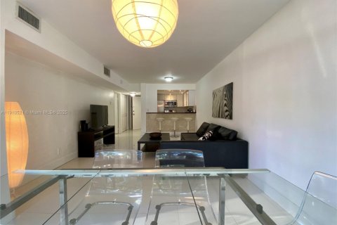 Condo in Sunny Isles Beach, Florida, 1 bedroom  № 2013488 - photo 6