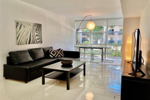 Condo in Sunny Isles Beach, Florida, 1 bedroom  № 2013488 - photo 2