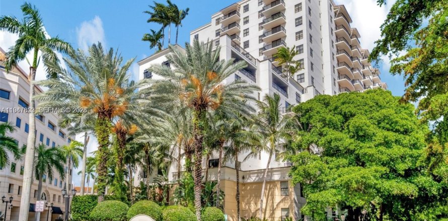 Кондоминиум с 1 спальней в Корал-Гейблс, Флорида № 2004236