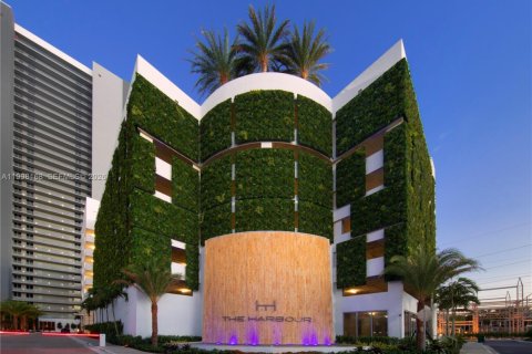 Condo in North Miami Beach, Florida, 2 bedrooms  № 2060868 - photo 27