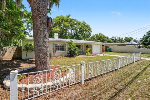 House in Mount Dora, Florida 3 bedrooms, 102.38 sq.m. № 2126740 - photo 4