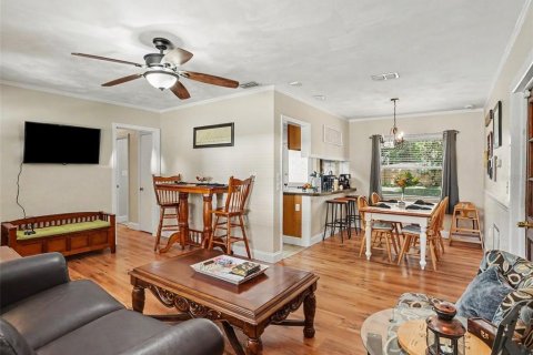 House in Mount Dora, Florida 3 bedrooms, 102.38 sq.m. № 2126740 - photo 6